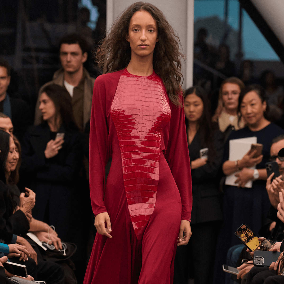  Pieter Mulier's Final Alaïa Collection Is a Love Letter to the House He Leaves Behind 